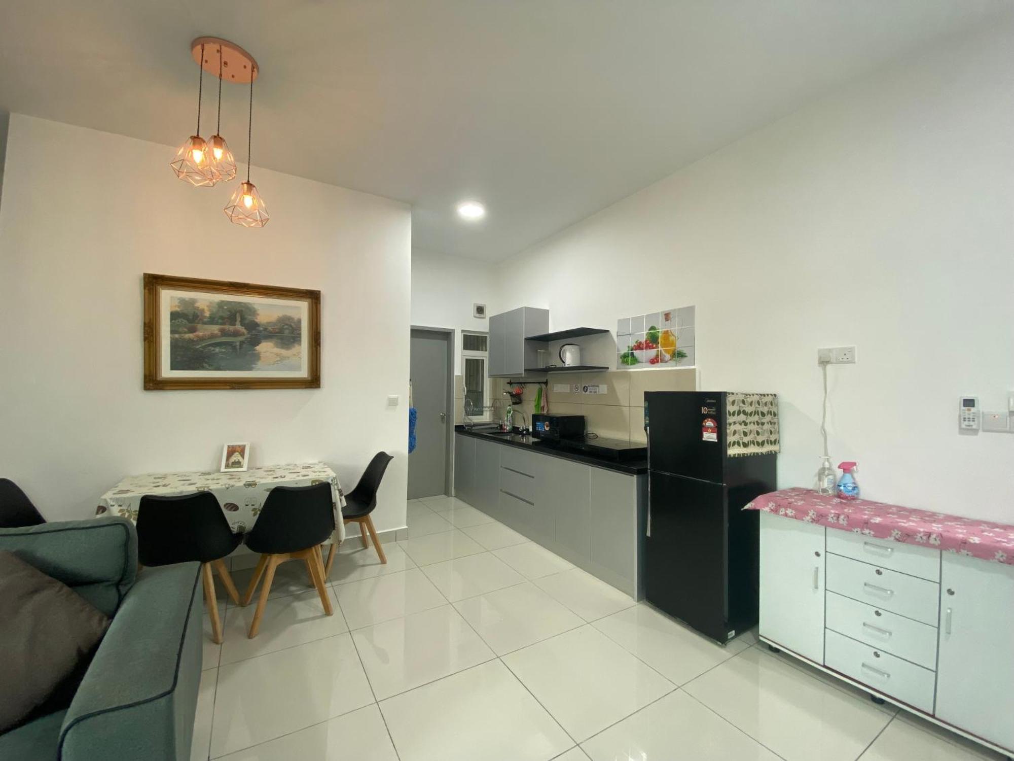 Apartment Tr 3r2b Serviced 5-6pax Hkl,ijn,pwtc Kl *