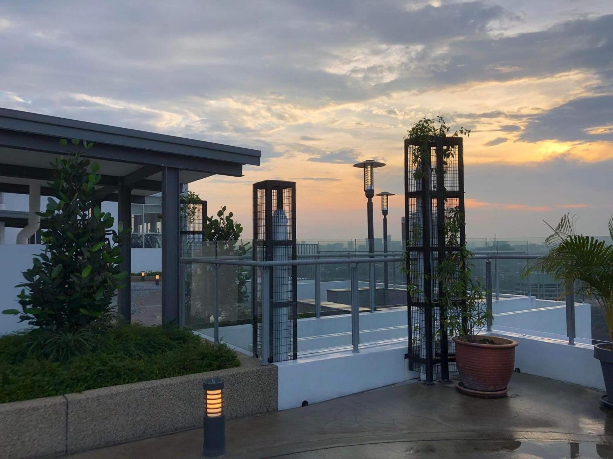 Tr 3r2b Serviced 5-6pax Hkl,ijn,pwtc Kl Kuala Lumpur