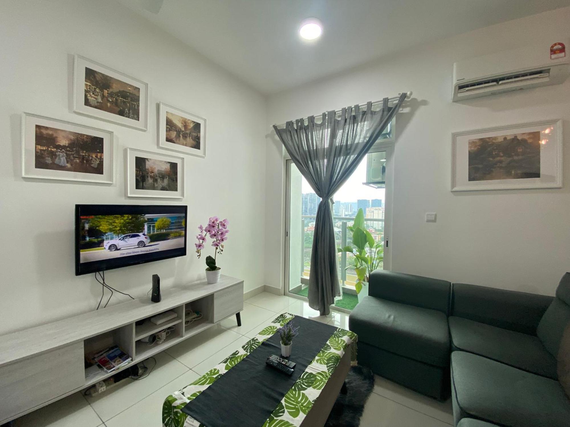 Tr 3r2b Serviced 5-6pax Hkl,ijn,pwtc Kl Kuala Lumpur